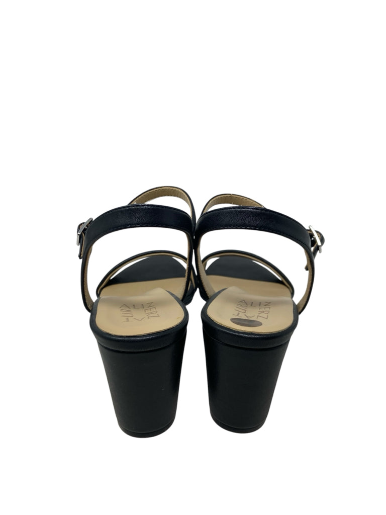 NATURALIZER Size 10 HEEL W