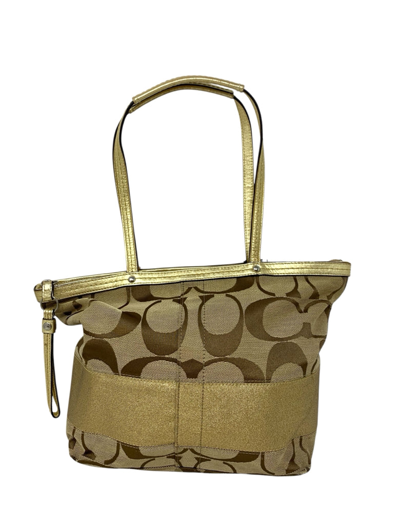 COACH  medium PURSE W
