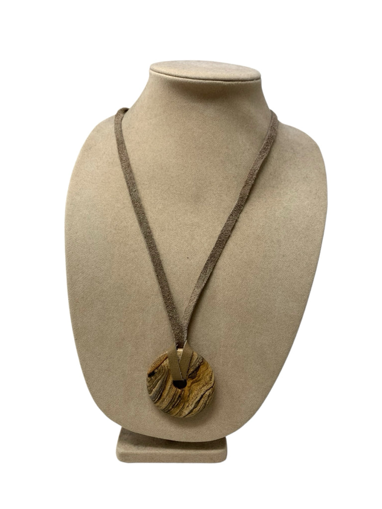 NECKLACE W