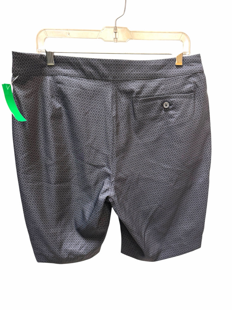 GREG NORMAN Size 12 SHORT W