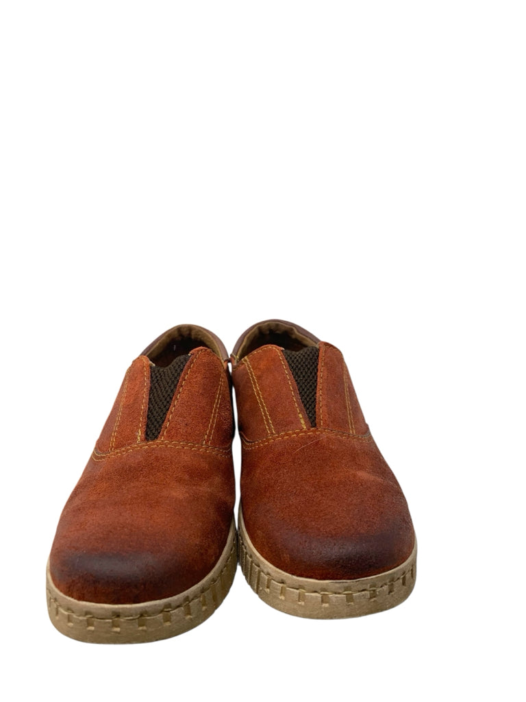 BORN  8 LOAFER W