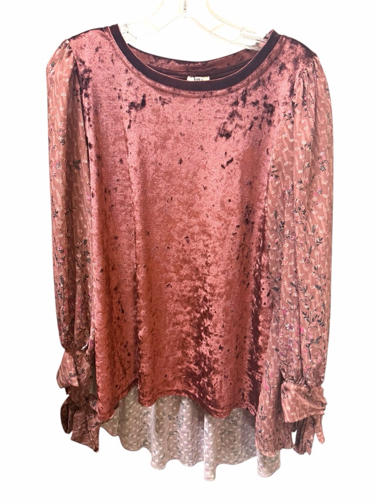 IVY JANE Size medium TOP W