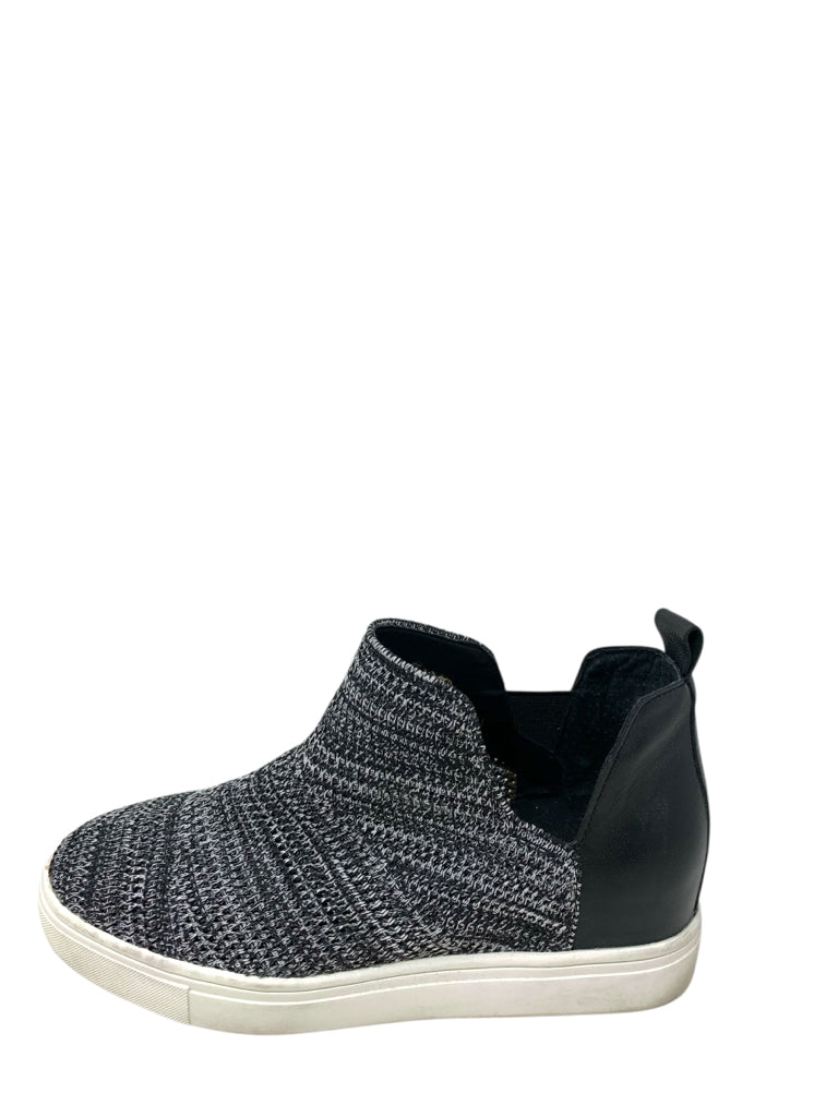 CHELSEA & VIOLET  6.5 BOOTIE W