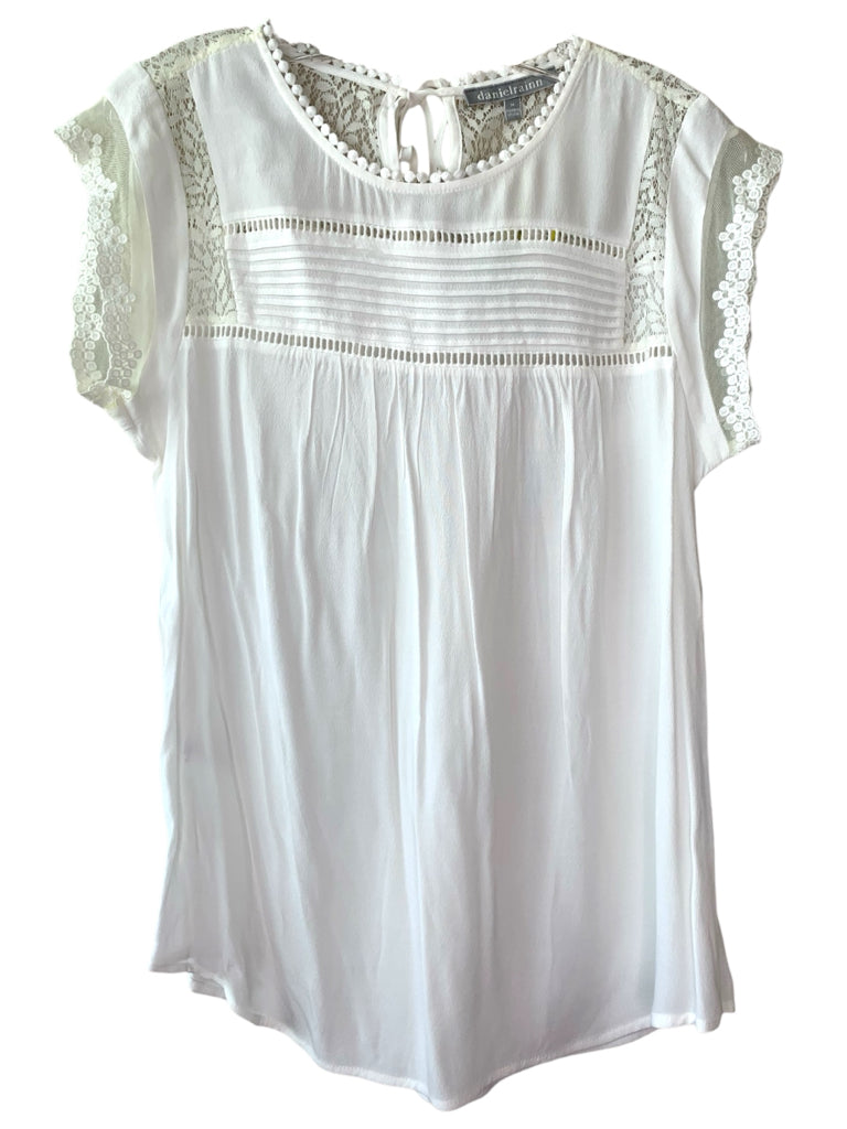 DANIEL RAINN Size medium TOP W
