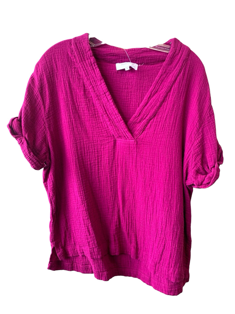DEAR JOHN Size small TOP W