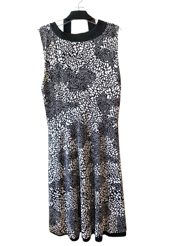 WHITE HOUSE BLACK MARKET  medium DRESS W