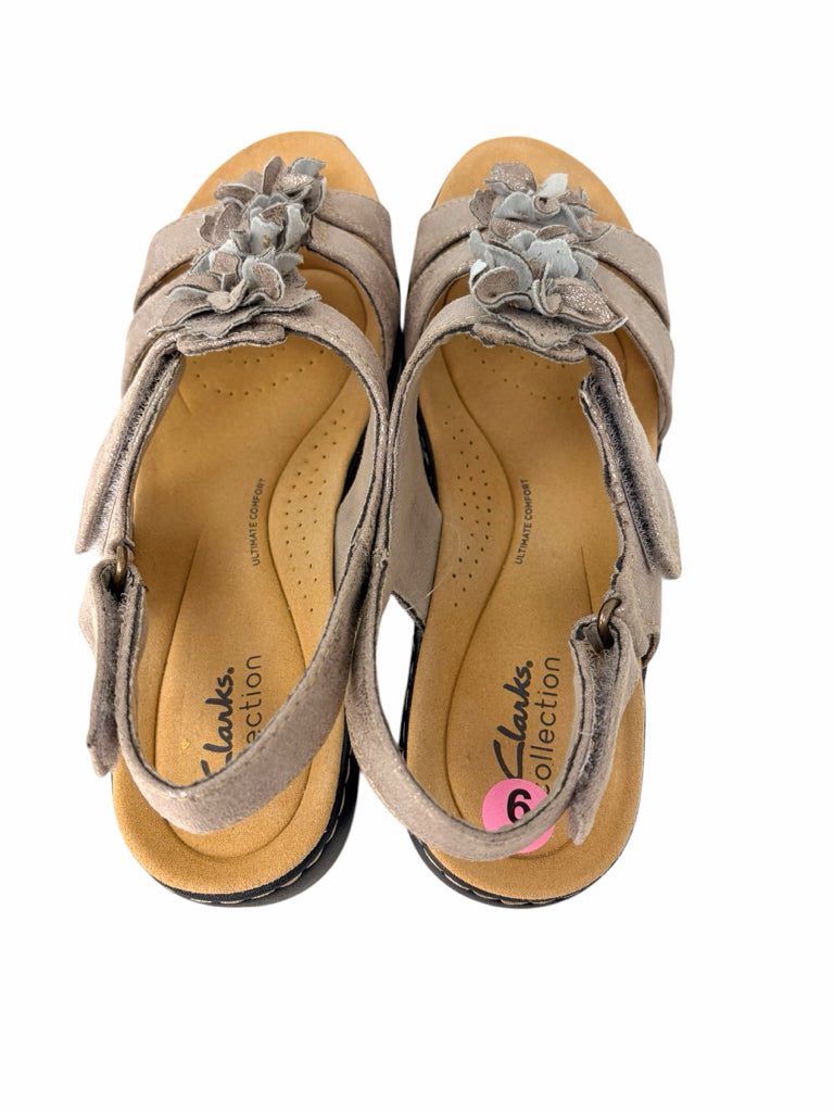 CLARKS Size 9 SANDALS W