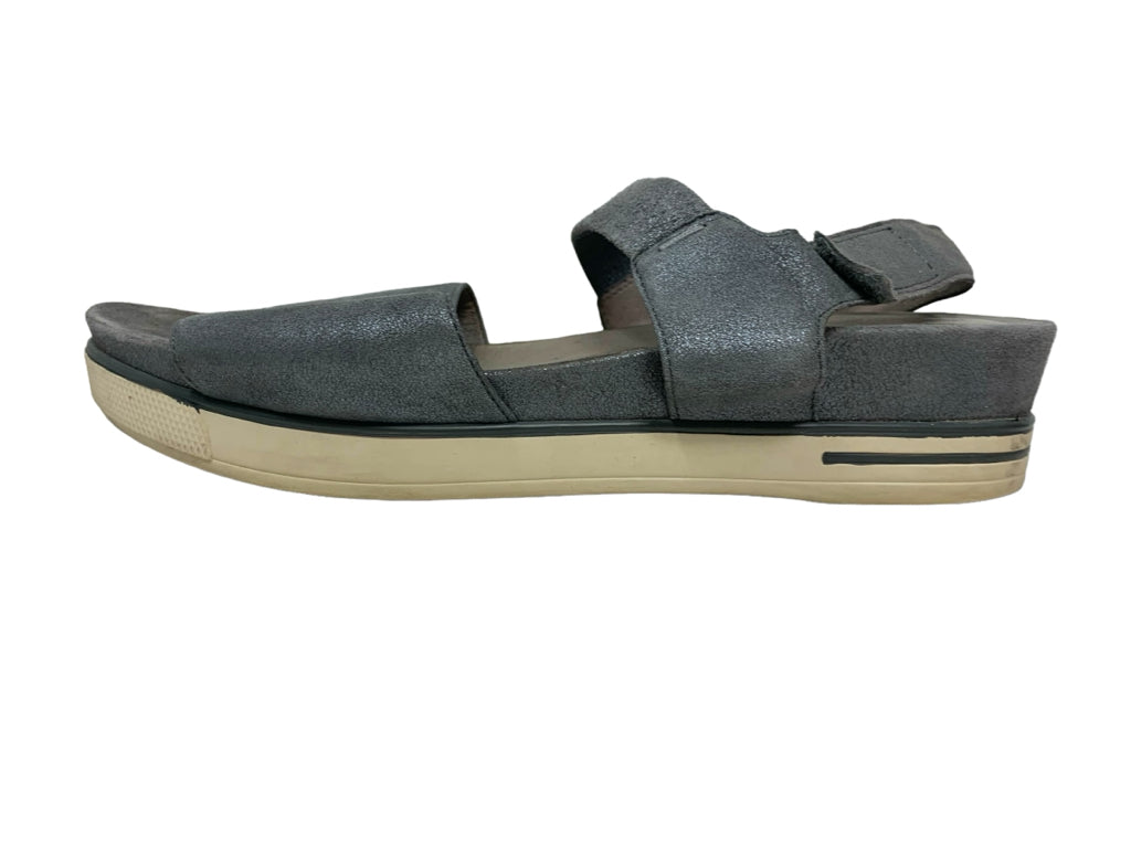 EILEEN FISHER  11 SANDALS W