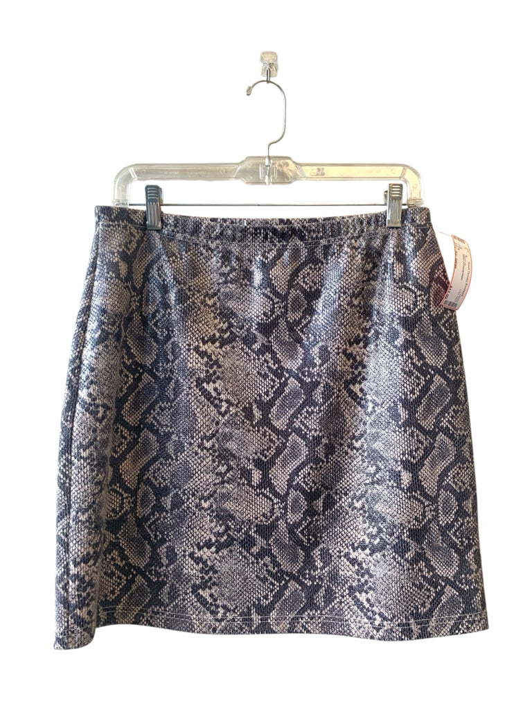 large SKIRT W