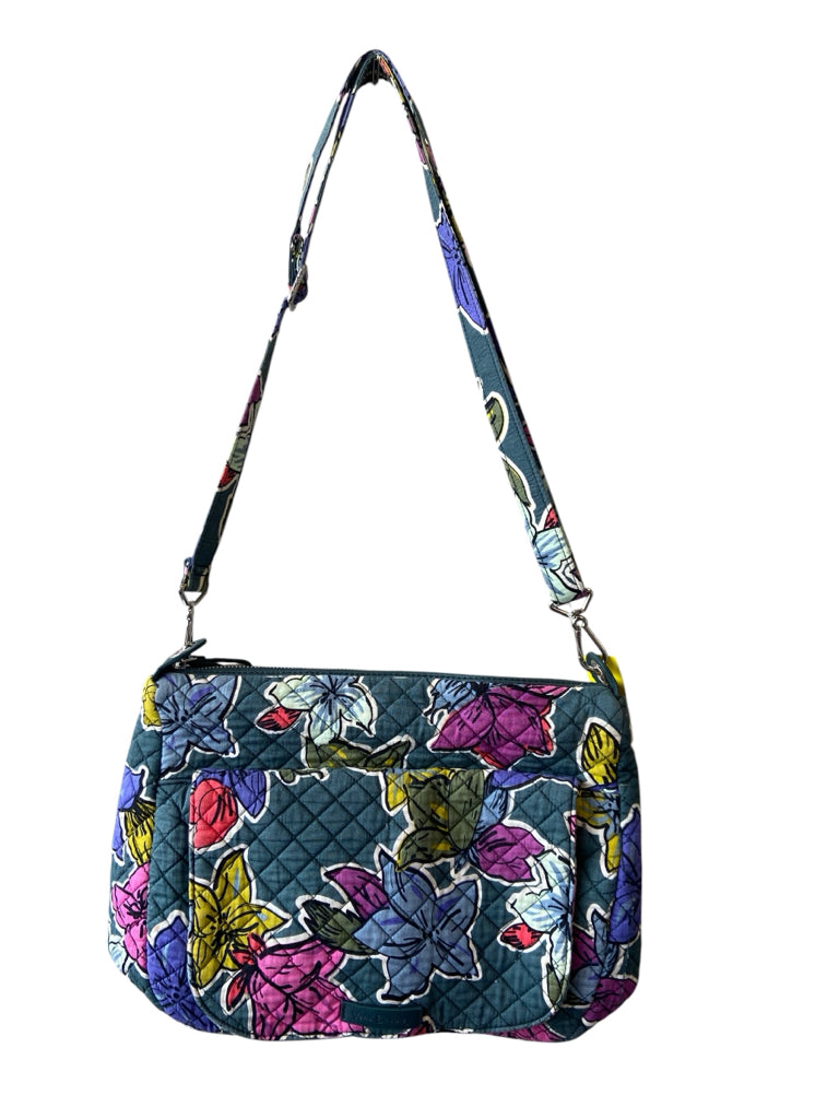 VERA BRADLEY Size large CROSSBODY W
