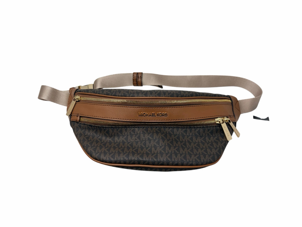 MICHAEL KORS Size medium FANNYPACK