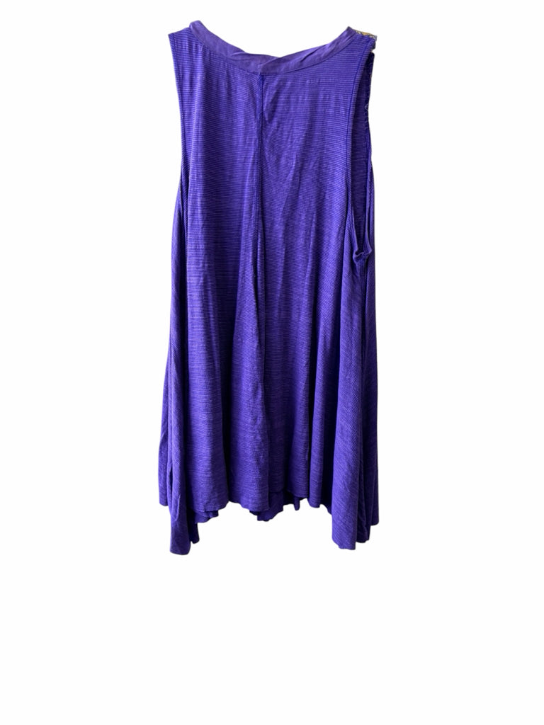 FREE PEOPLE Size small TOP W