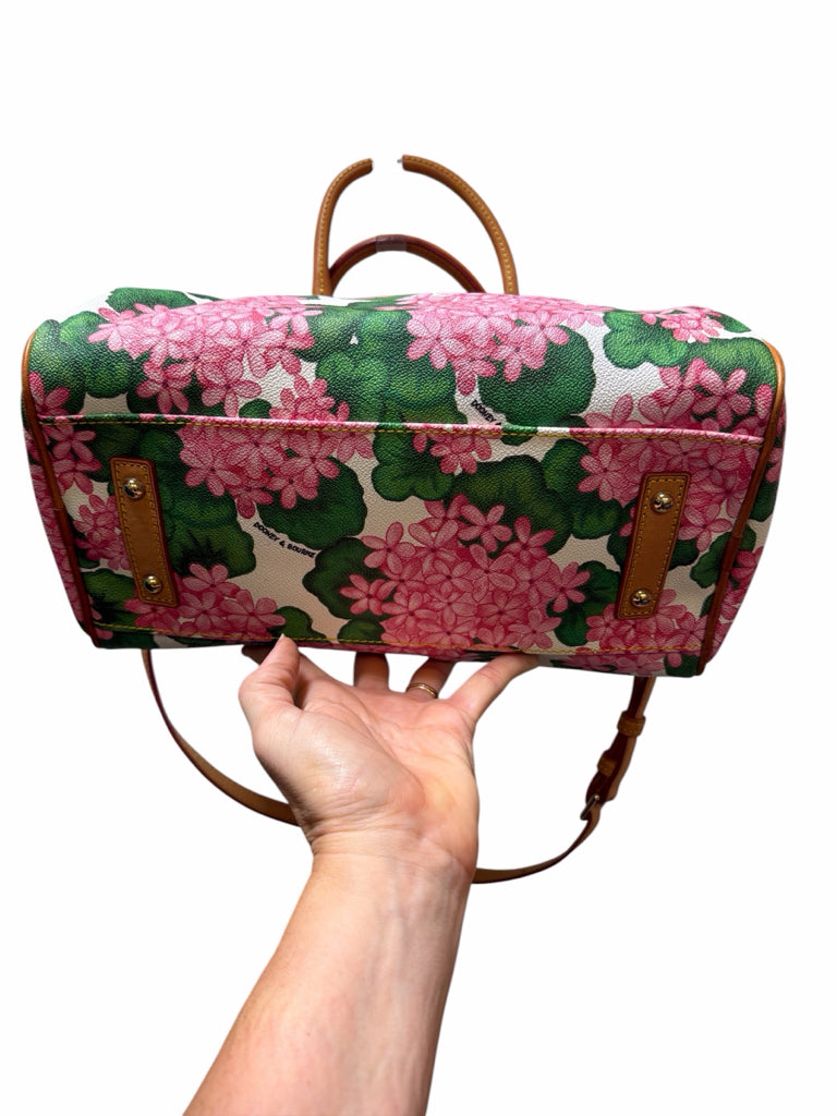 DOONEY & BOURKE Size medium HAND BAG
