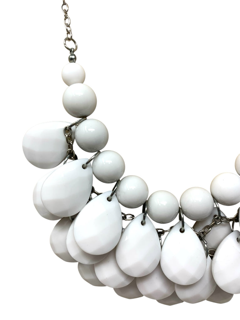 NECKLACE W