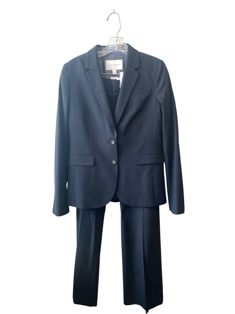 BANANA REPUBLIC  8 PT SUIT W