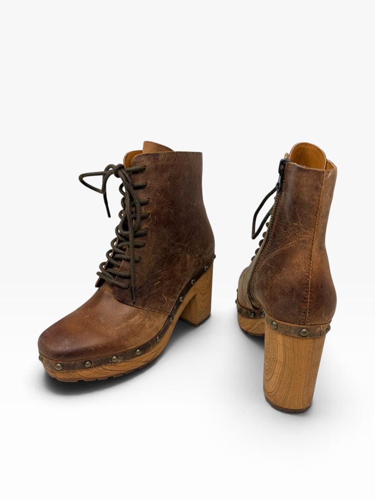KORK-EASE Size 6 BOOTS W