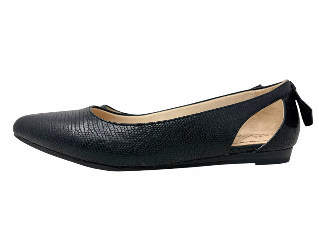 LIFE STRIDE Size 8 FLAT W