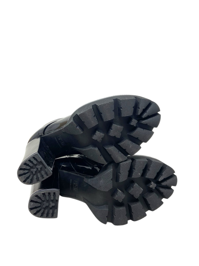 WET KISS Size 8 BOOT W