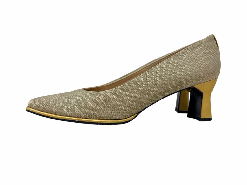 STUART WEITZMAN Size 10 HEEL W