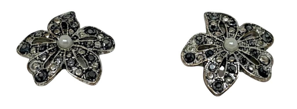 Size PIERCED EARRINGS