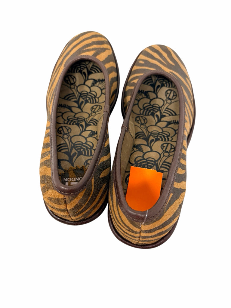 FLY LONDON Size 7.5 WEDGE W