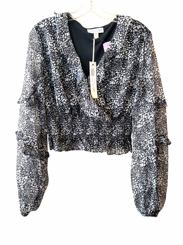 SHE & SKY Size medium TOP W
