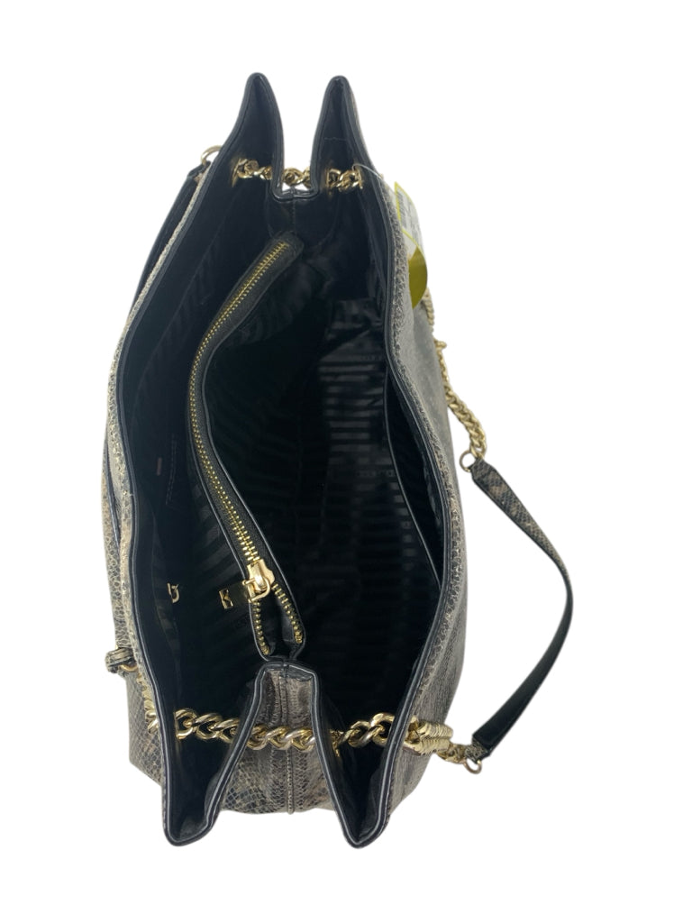 VICTORIA'S SECRET  medium PURSE W