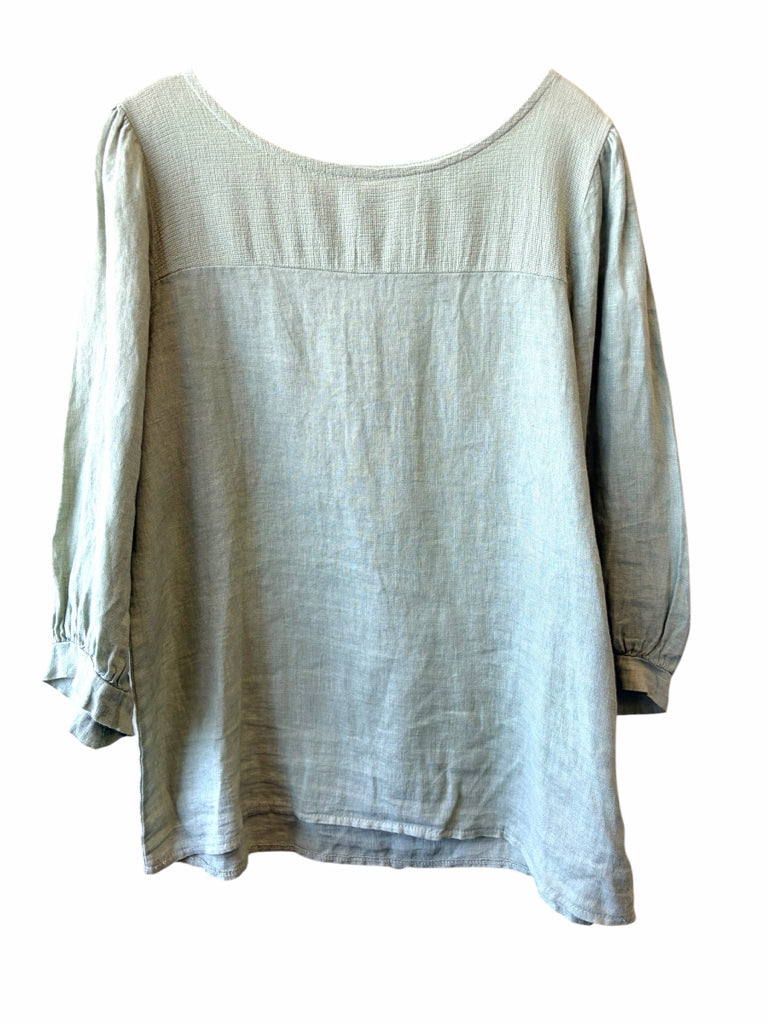 BELLAMBIA Size large TOP  W